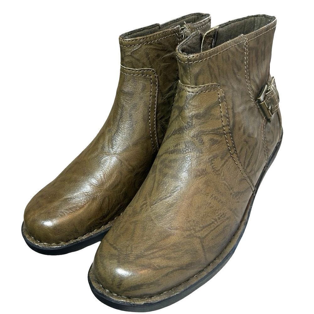 NWOT Clarks Bendables Women’s Nikki Star Leather Ankle Boots Green Size 8.5